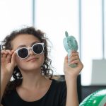 Portret kobiety z okularami