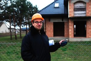Jak zabezpieczyć firmę przed brakiem prądu? Budowa własnej mini elektrowni