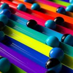 Jasne kolorowe tło z toczenia kulek wzdłuż ścieżek. Koncepcja minimalizmu i mody. ilustracja 3d