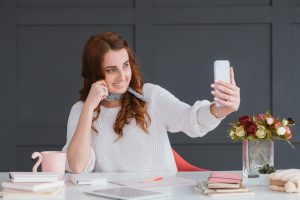 Manager Influencera – na czym polega ta praca i jakich wymaga umiejętności?