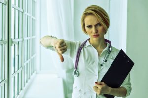 Jakie konsekwencje grożą za niepoinformowanie pracodawcy o zwolnieniu lekarskim?