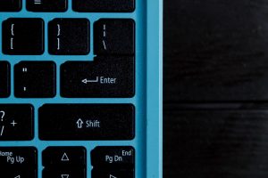 Jak zrobić zrzut ekranu za pomocą klawiatury? Skróty dla Windows, Mac i Linux