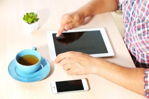 Jak zrootować telefon lub tablet z Androidem? Zalety, wady i instrukcja