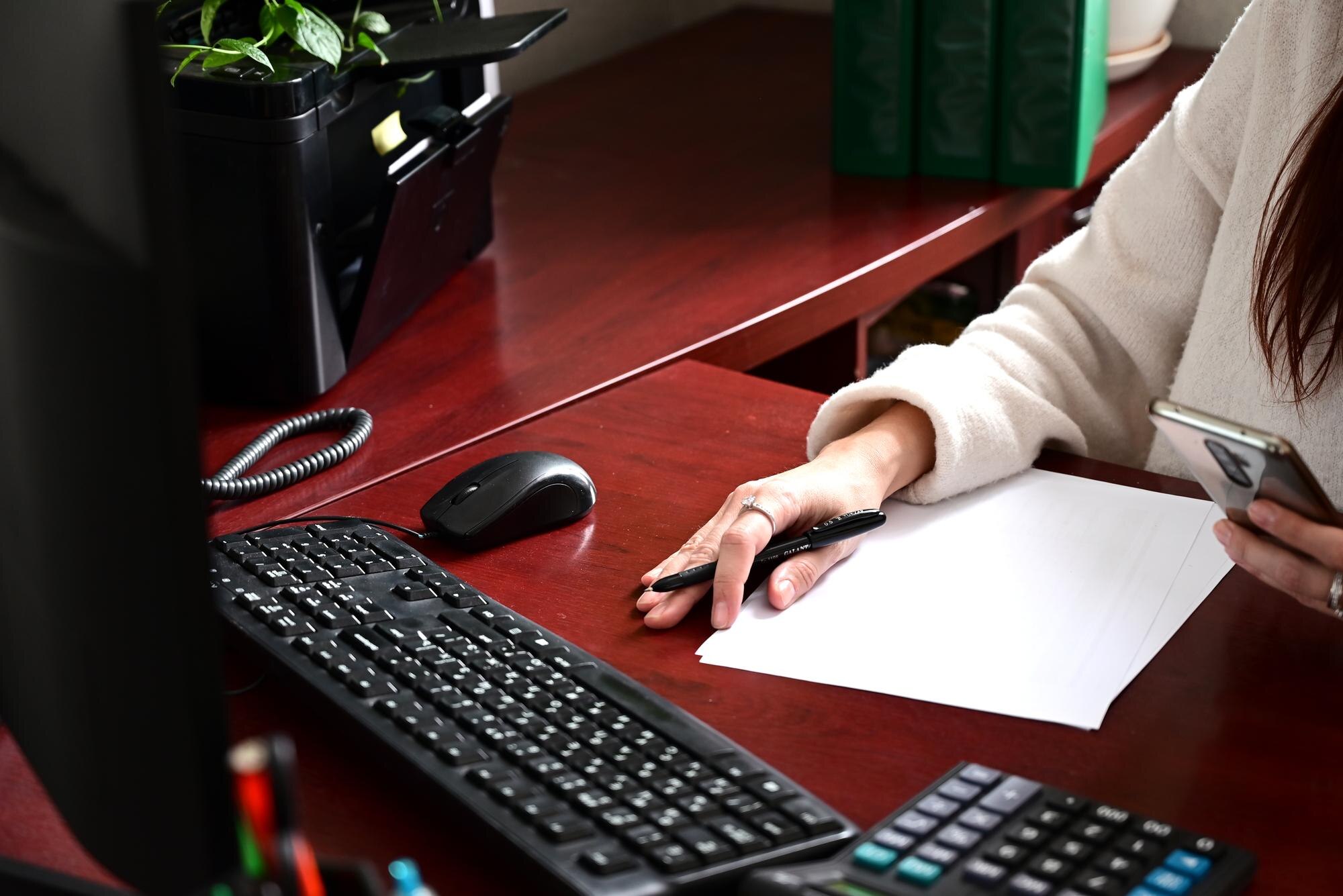 Analityk praca w biurze Praca zdalna i edukacja freelancer