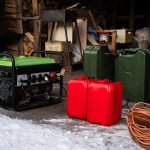 Przenośny generator benzynowy z kanistrami Przenośny generator rezerwowy