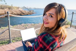 Elektroniczny tłumacz Vasco Translator – czy warto go kupić na podróż?