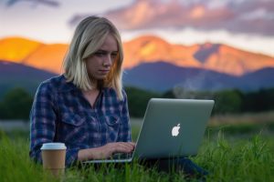 Przesiadka z Windows na macOS – poradnik dla początkujących użytkowników Apple