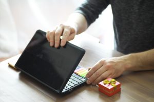 Jak przygotować laptopa do sprzedaży i bezpiecznie usunąć dane?