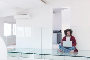 Klimatyzacja do biura – jak wybrać najlepszy model przenośny lub stacjonarny?