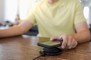 Dlaczego powerbank nie ładuje telefonu? Najczęstsze przyczyny i rozwiązania